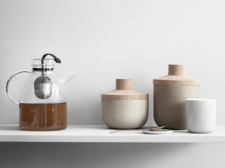 Theepot, theeapparaat en theeverwarmer
