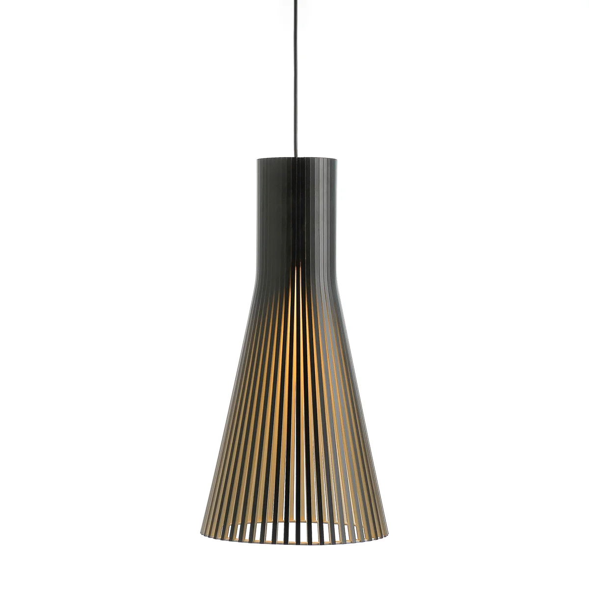 Secto 4200 hanglamp Ø 30 x H 68 cm van Secto in het zwart.
