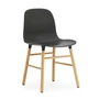 Normann Copenhagen - Form Chair, houten poten, eiken / zwart