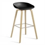 HAY - About A Stool AAS 32 H 75 cm, eiken gelakt / roestvrij staal / zwart 2. 0 (kunststof glijders)