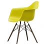 Vitra - Eames Plastic Armchair DAW RE, donker ahorn / mosterd (basisglijders van donker vilt)