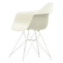 Vitra - Eames Plastic Armchair DAR RE, wit / kiezel (glijders van wit vilt)
