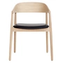 Andersen Furniture - AC2 Stoel, eiken wit gepigmenteerd / zwart leer