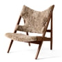 Audo - Knitting Chair, Walnoot natuur / Schapenvacht Sahara
