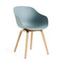 HAY - About A Chair AAC 222, eiken gelakt / stofblauw 2. 0 (viltglijders)