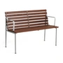 HAY - Traverse Outdoor Dining Bench met armleuningen, aluminium / geolied essenhout