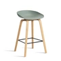 HAY - About A Stool AAS 32 H 65 cm, eiken gelakt / zwart staal / herfstgroen 2. 0 (kunststof glijders)