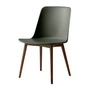 & Tradition - Rely Side Chair HW71, walnoot gelakt / bronsgroen