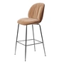 Gubi - Beetle Soft Bar Chair, voor bekleed, zwart chroom / zitschaal walnoot / Belsuede Special FR Dedar (132)