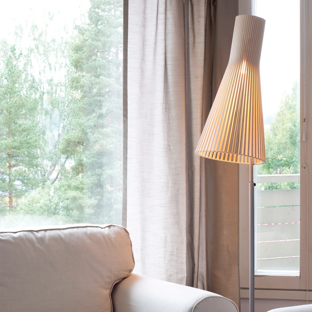 Secto 4210 vloerlamp van Secto in wit