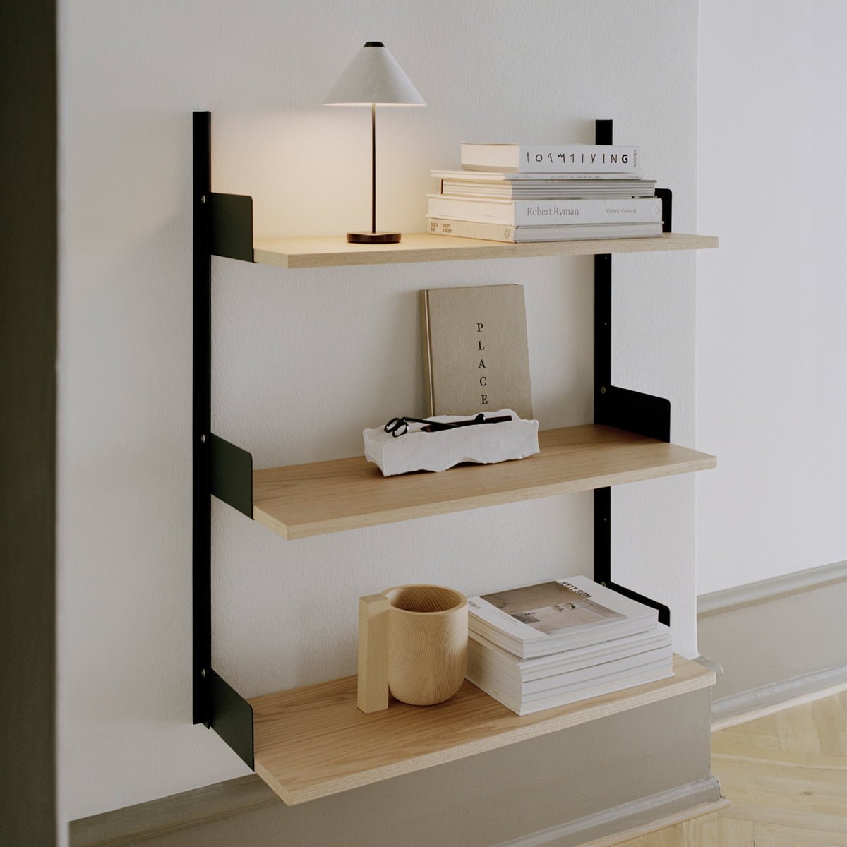 New Works - Wandplank 900, eiken / zwart
