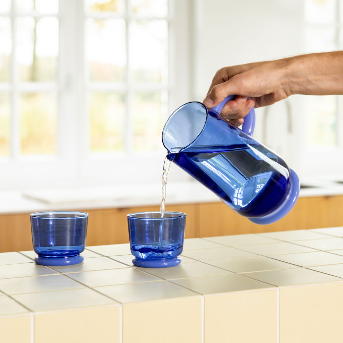 Dauw karaf 1 L, blauw by & klevering