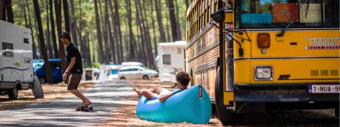 Lifestyle productafbeelding: De Lamzac van Fatboy is een echte festival must-have. Het luchtbed is ideaal om te relaxen op de camping of als slaapbank voor maximaal twee personen.