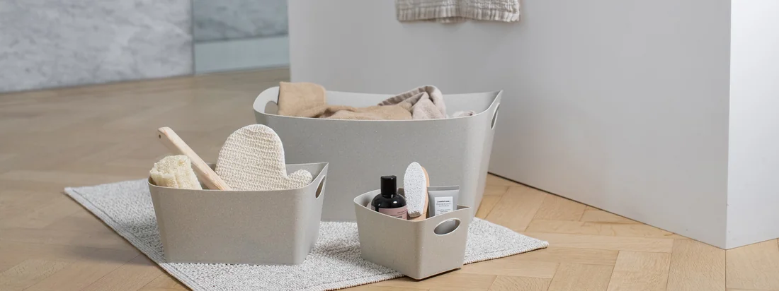 De Recycled Bathroom collectie herdenkt de populaire badkameraccessoires van Koziol. Plastic kan prachtig worden hergebruikt en dus lag het voor de hand dat Koziol een badkameraccessoirecollectie ontwierp die gemaakt is van 100% gerecycled plastic.