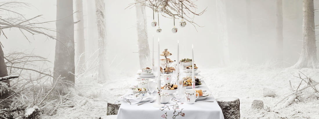 Kähler Design zorgt voor een stijlvol en gedistingeerd feest met de kerstcollectie Hammershøi, die is ingericht met het mooiste servies en edele decoratieartikelen.