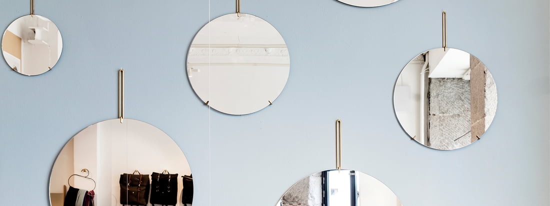 De spiegels van Moebe zijn een must-have in elk huis in een grote verscheidenheid van vormen en ontwerpen. De eerste spiegel ontworpen door het merk is de ronde wandspiegel.