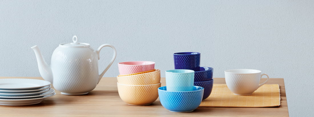 In 2021 inspireert de Deense fabrikant Lyngby Porcelæn met vrolijke tinten, geometrische vormen en een opgewekt design in haar porselein- en textielproducten.