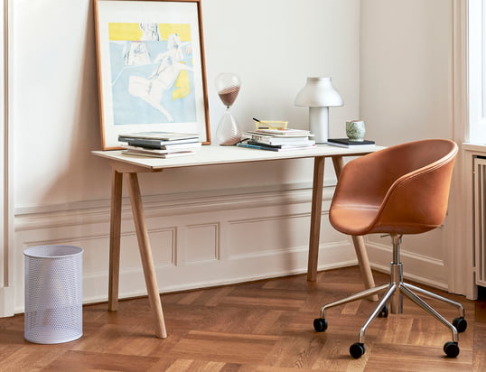 Met geschikt kantoormeubilair is het eenvoudiger om werkdocumenten te ordenen en de zoeksnelheid te minimaliseren, ergonomisch gevormde bureaustoelen en een in hoogte verstelbaar bureau ondersteunen een gezonde zithouding voor de medewerkers.