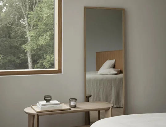 Vind hier spiegels in verschillende kleuren en vormen ...