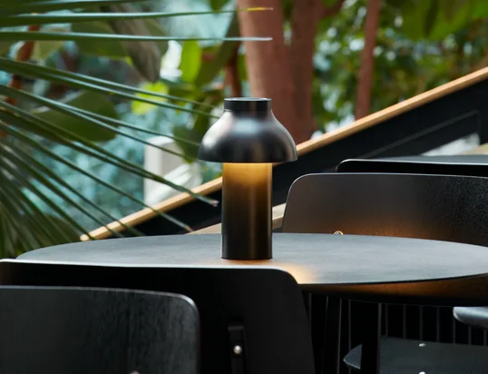 Vind een grote selectie buitenlampen in onze Connox online shop.