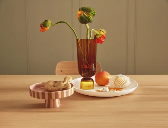 Vind hier dienbladen, decoratieve schalen, serveerplanken en vele andere opbergmogelijkheden voor de keuken ...