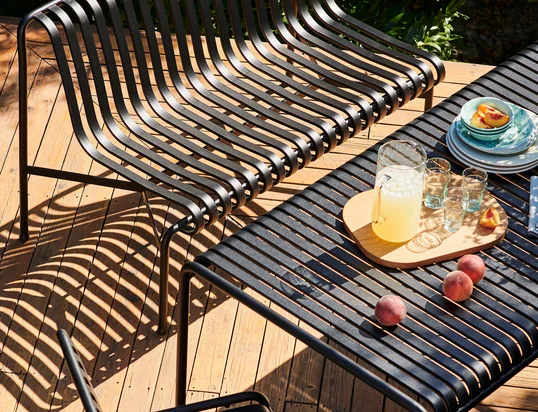 Hay Palissade van Hay in de tuin