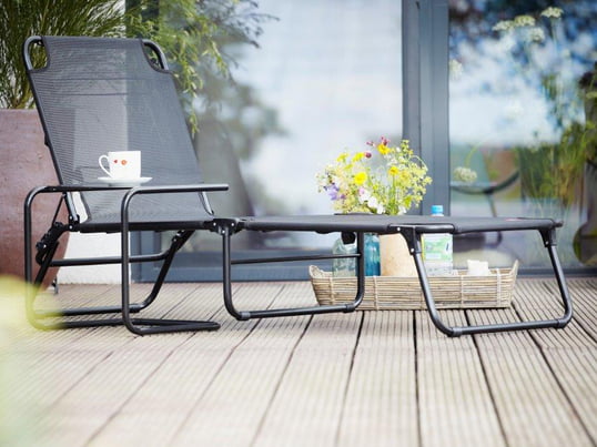 In onze winkel vindt u veel ligstoelen om te ontspannen in uw tuin, op uw terras of balkon.