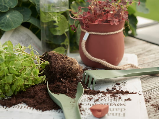 Onderwerpen: Planten - Rig-Tig by Stelton - Green-It tuingereedschap - Enkel beeld - Tuingereedschap-groene-plant-pot