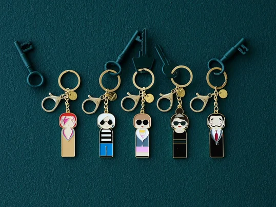 De Sketch Inc. sleutelhanger van Becky Kemp Lucie Kaas is een geweldige versiering op elke sleutelhanger en een leuk cadeau-idee voor diverse gelegenheden.