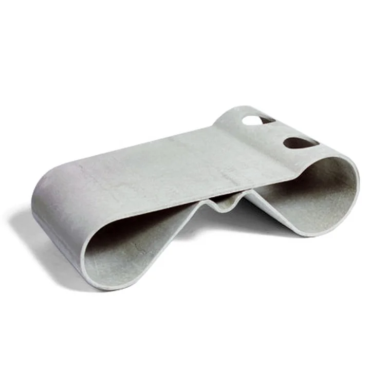 De Willy Guhl Loop buitentafel van Eternit is asbestvrij