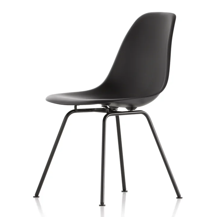Eames Plastic Fauteuil DSX van Vitra in diepzwart / basic dark (vilten glijders basic dark)
