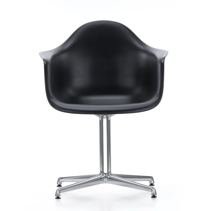Eames Plastic Armchair DAL van Vitra in zwart met vilten glijders