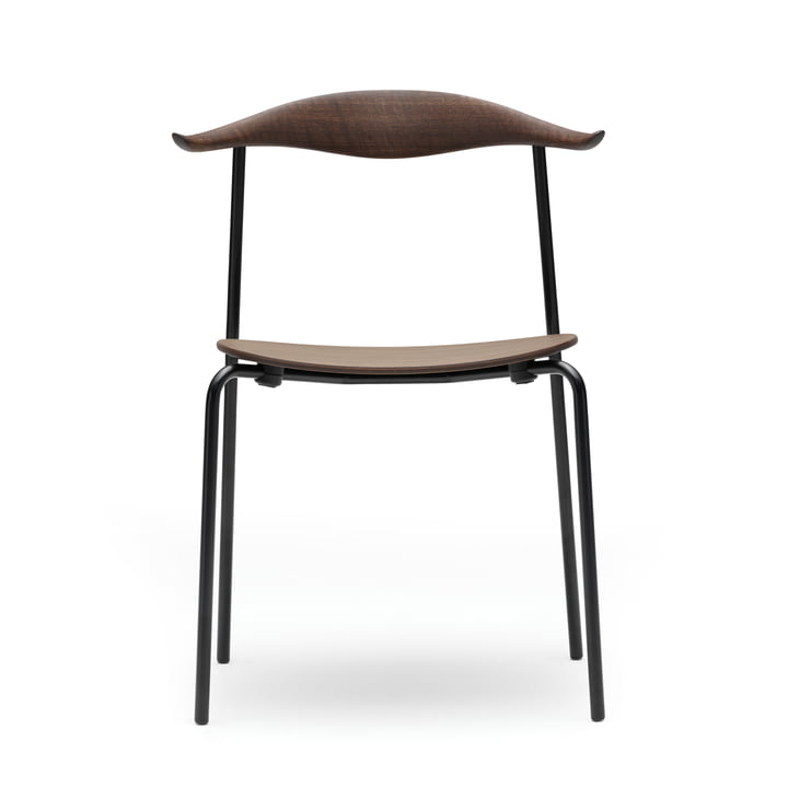 CH88T Carl Hansen uit gerookte eik en zwart gepoedercoat stalen frame