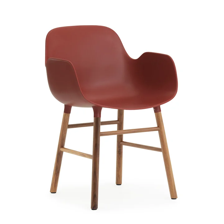 Form Fauteuil van Normann Copenhagen gemaakt van notenhout in rood