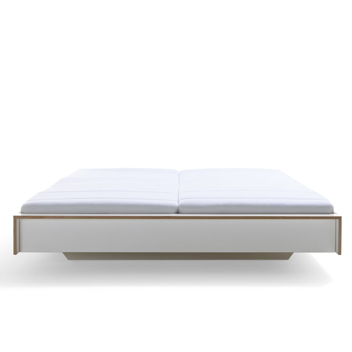 Flai Bed van Müller Small Living in wit
