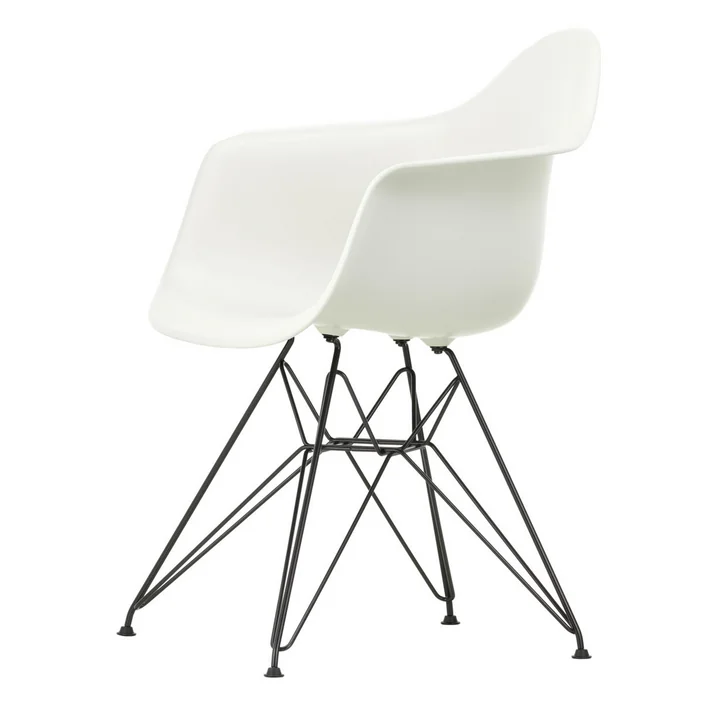 Eames Plastic Armchair DAR Vitra uit in basic donker / wit