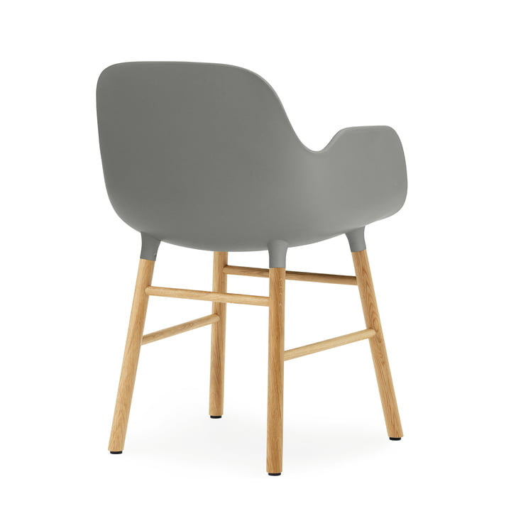 Form Fauteuil van Normann Copenhagen gemaakt van eikenhout in grijs