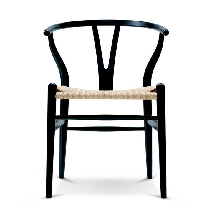 CH24 Wishbone Chair van Carl Hansen in zwart beuken / vlechtwerk naturel