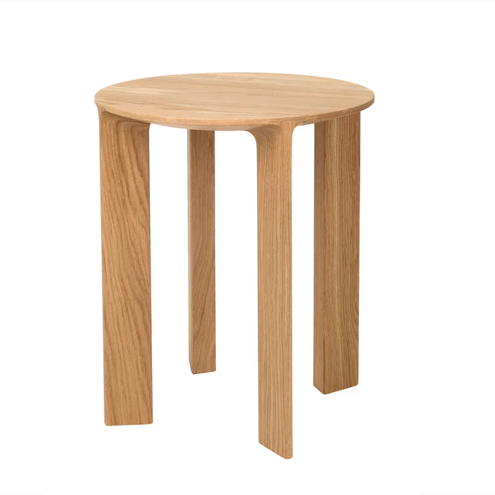 Hans Stool & bijzettafel van Schönbuch in eikenhout met een natuurlijke geoliede afwerking.
