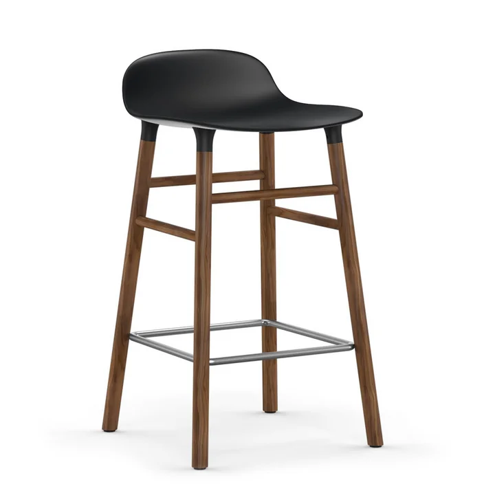 Vorm Bar Kruk 65 cm Walnoot Frame / Zwart van Normann Copenhagen