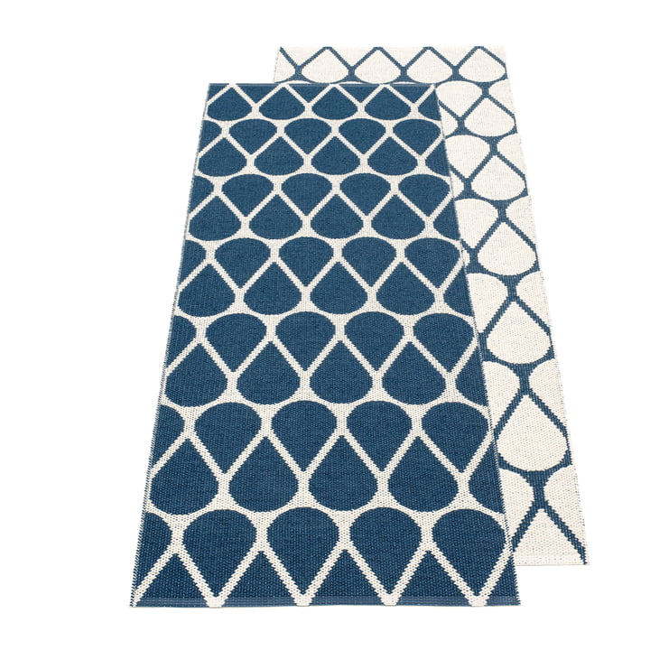 Otis omkeerbaar tapijt, 70 x 140 cm in oceaanblauw / vanille van Pappelina 