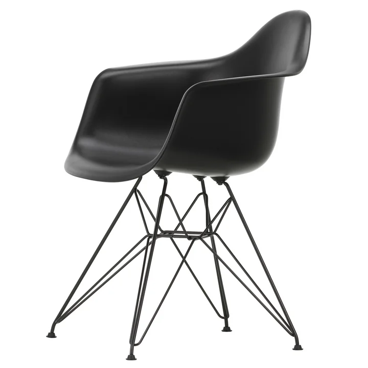 Eames Plastic Armchair DAR Vitra uit basic dark / diepzwart