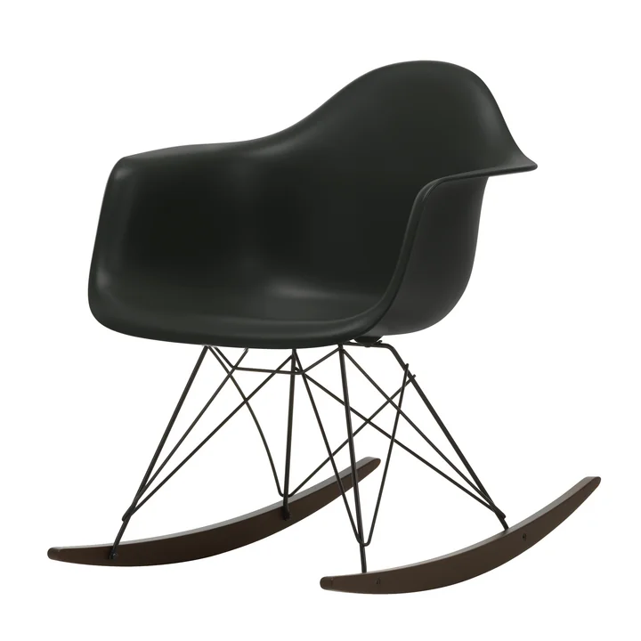 Eames Plastic Armchair RAR van Vitra in donker esdoorn / basic dark / diepzwart