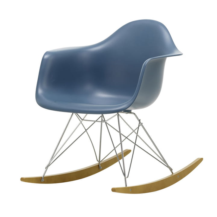Eames Plastic Armchair RAR van Vitra in geelachtig esdoorn / chroom / zeeblauw