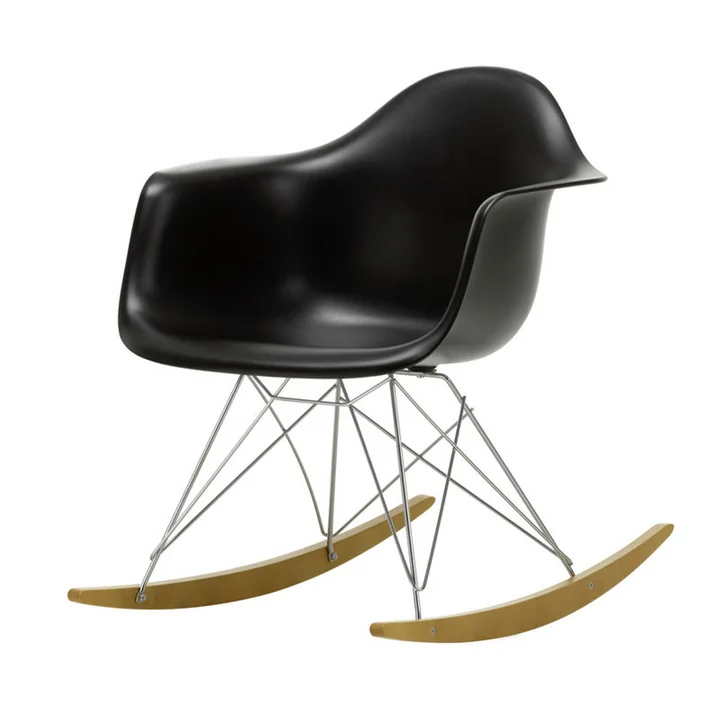 Eames Plastic Armchair RAR van Vitra in geelachtig esdoorn / chroom / gitzwart