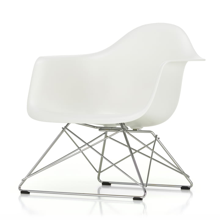 Eames Plastic Armchair LAR van Vitra in chroom / wit