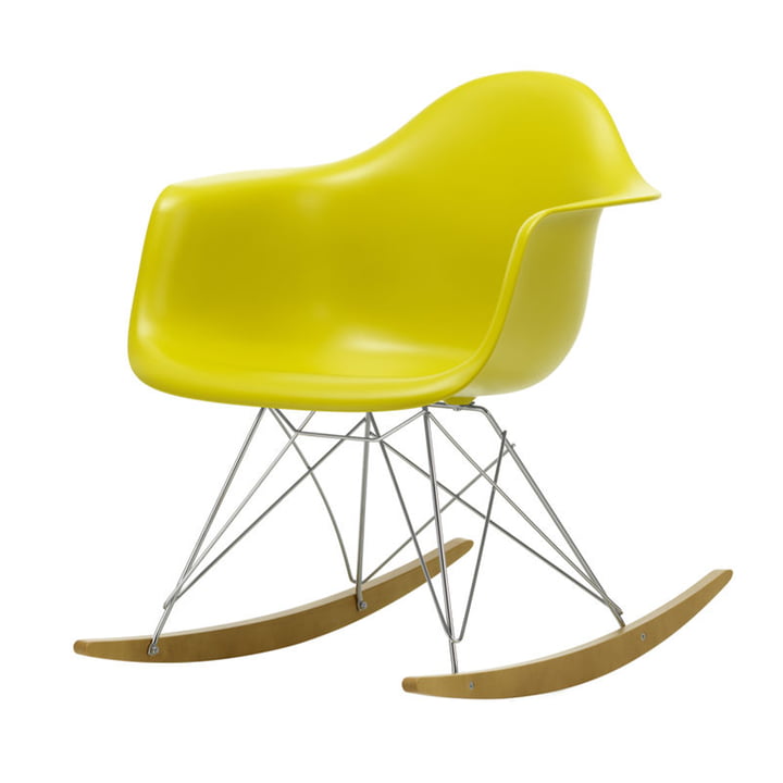 Eames Plastic Armchair RAR in ahorngeel / chroom / mosterd (zithoogte: 37 cm) van Vitra