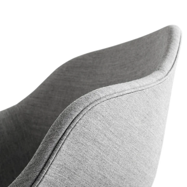 About A Chair AAC 121 van HAY in Remix-133