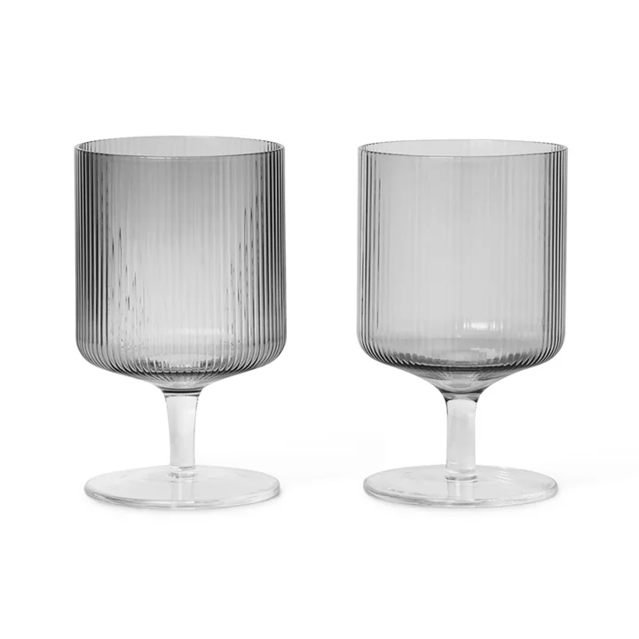 Ripple Ferm Living Wijnglas uit in gerookt grijs (set van 2)