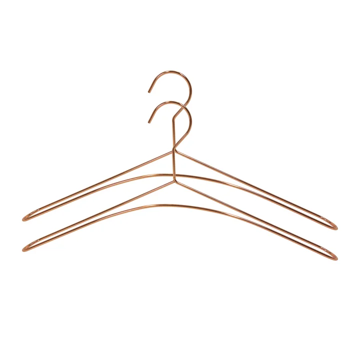 Twee kleerhangers in koper